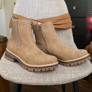 Suade Tan/Brown Boots